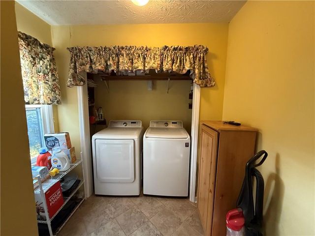 958 Sweet Briar SE Trail, Conyers, GA 30094