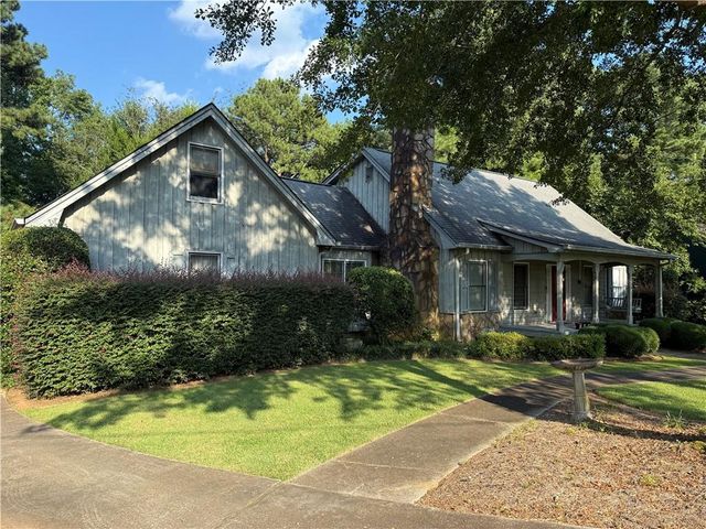 958 Sweet Briar SE Trail, Conyers, GA 30094