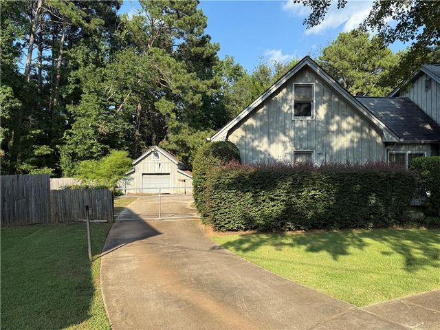 958 Sweet Briar SE Trail, Conyers, GA 30094