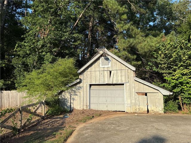 958 Sweet Briar SE Trail, Conyers, GA 30094