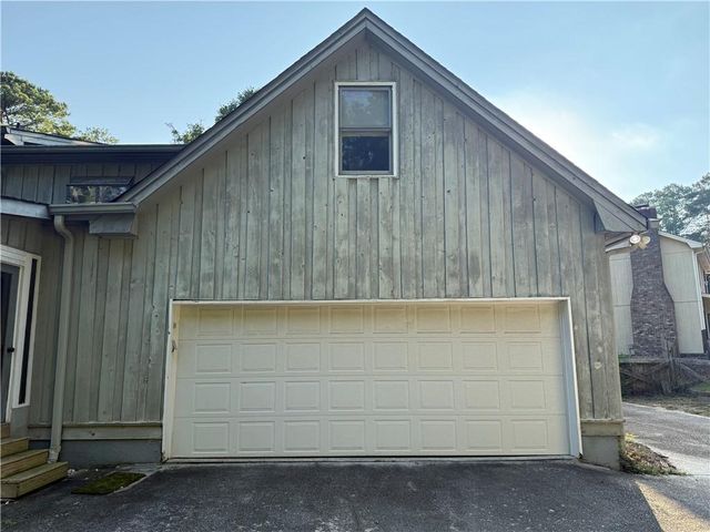 958 Sweet Briar SE Trail, Conyers, GA 30094