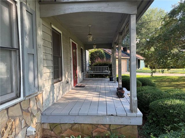 958 Sweet Briar SE Trail, Conyers, GA 30094