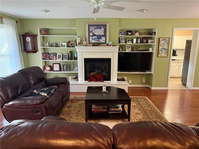 958 Sweet Briar SE Trail, Conyers, GA 30094