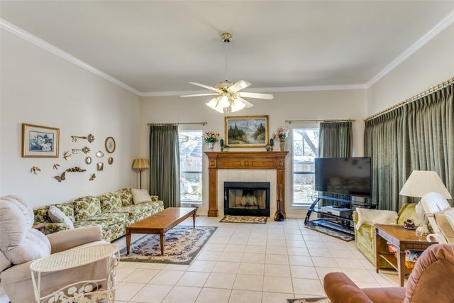 345 Huggins Drive, Springtown, TX 76082