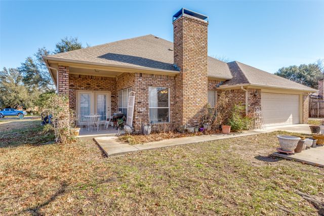 345 Huggins Drive, Springtown, TX 76082