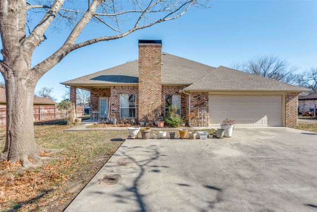345 Huggins Drive, Springtown, TX 76082