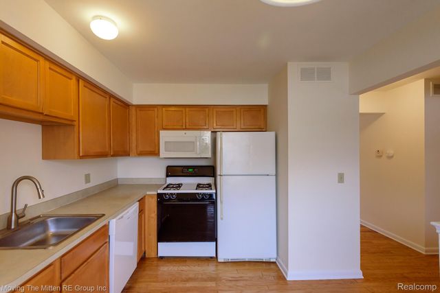 2748 Page Avenue, Ann Arbor, MI 48104