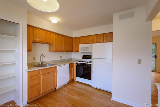 2748 Page Avenue, Ann Arbor, MI 48104