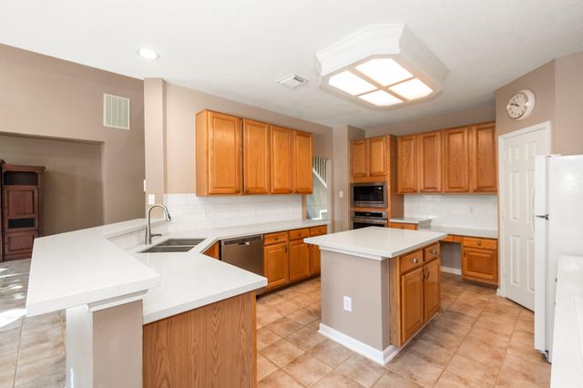 1602 Old Orchard Lane, Seabrook, TX 77586