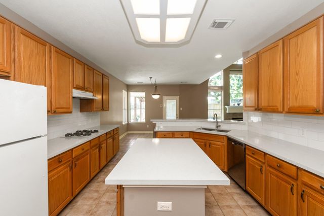 1602 Old Orchard Lane, Seabrook, TX 77586