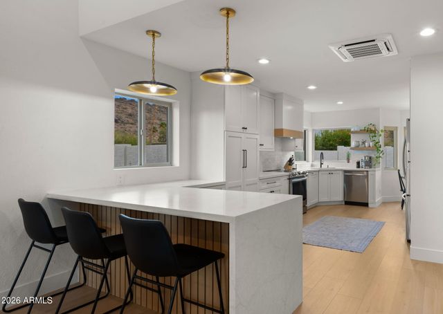4301 E MOUNTAIN VIEW Road, Phoenix, AZ 85028