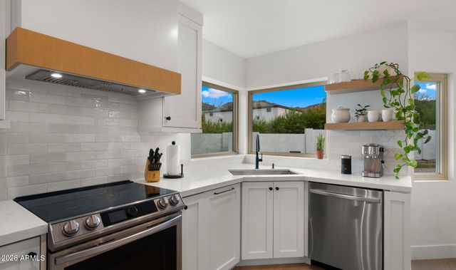 4301 E MOUNTAIN VIEW Road, Phoenix, AZ 85028
