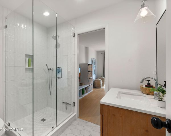 4301 E MOUNTAIN VIEW Road, Phoenix, AZ 85028