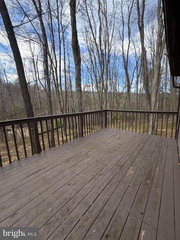 217 MEADOW VIEW DR, Lost City, WV 26810