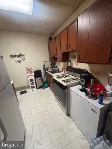135- 137 COLLEGE AVE, Lancaster, PA 17603