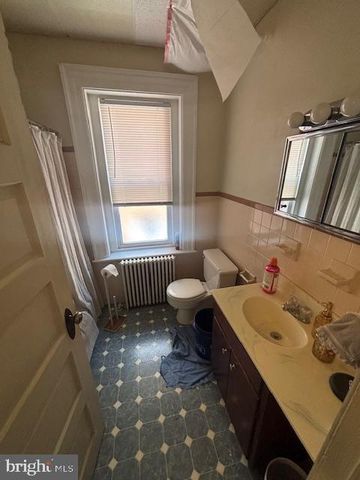 135- 137 COLLEGE AVE, Lancaster, PA 17603
