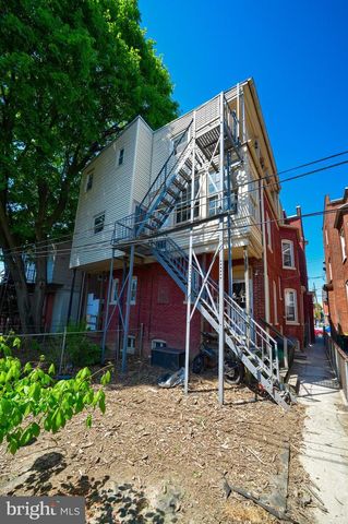 135- 137 COLLEGE AVE, Lancaster, PA 17603