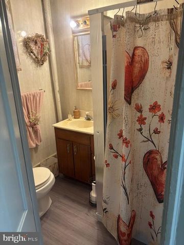 135- 137 COLLEGE AVE, Lancaster, PA 17603