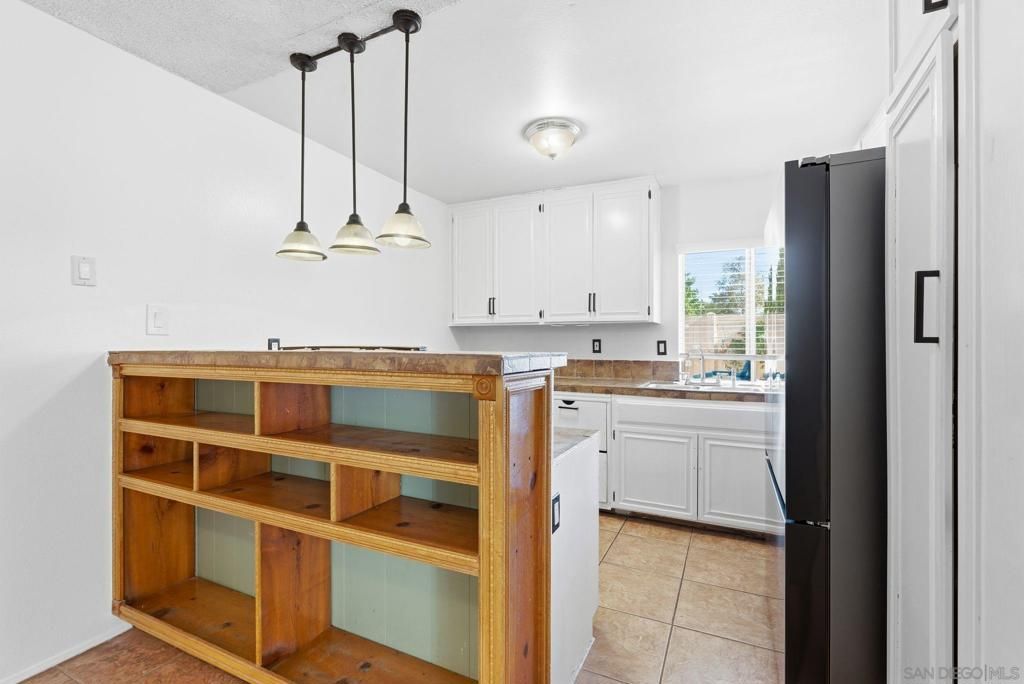 Image 7 of property listing at 262 Rancho Drive C, Chula Vista, CA 91911