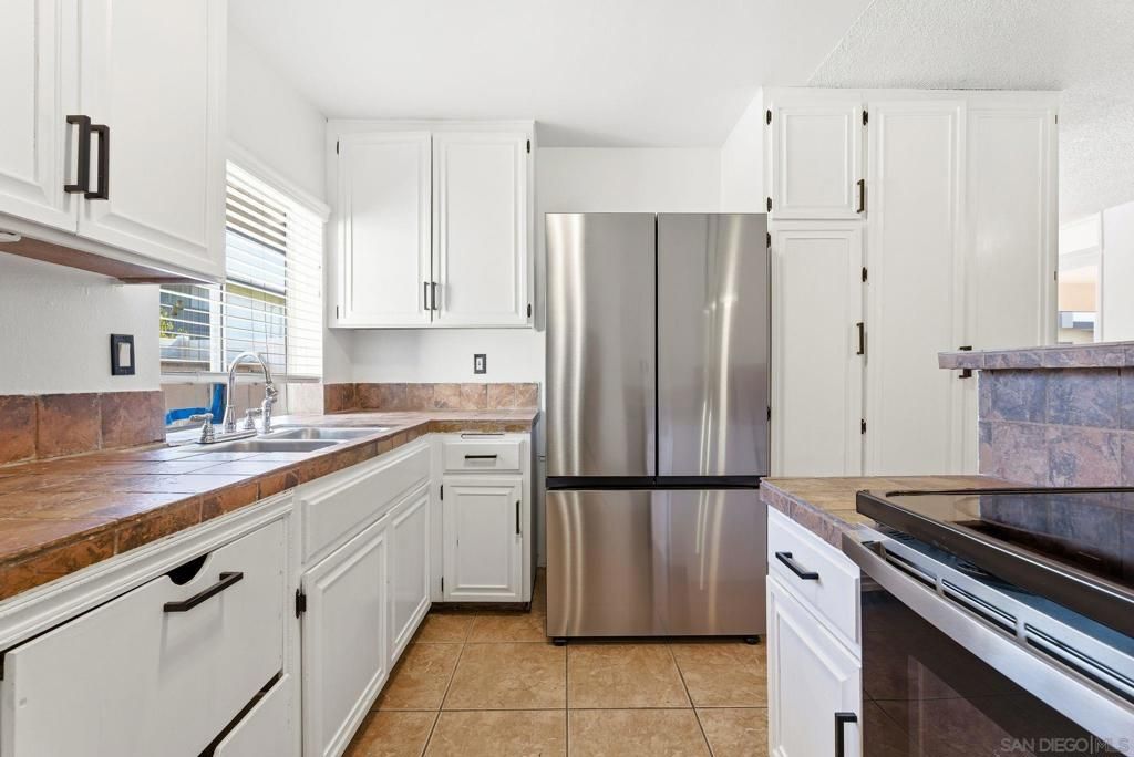 Image 8 of property listing at 262 Rancho Drive C, Chula Vista, CA 91911