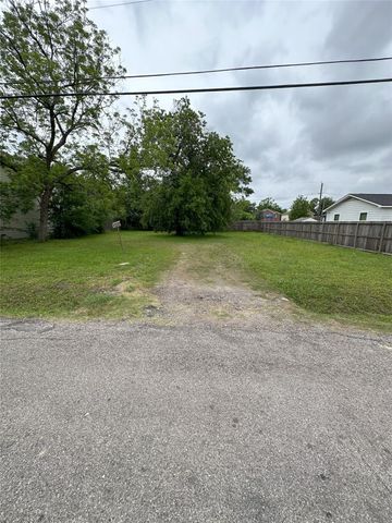 920 E 39th Street, Houston, TX 77022