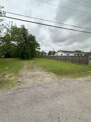 920 E 39th Street, Houston, TX 77022