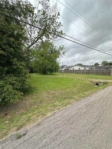 920 E 39th Street, Houston, TX 77022