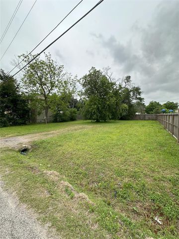 920 E 39th Street, Houston, TX 77022
