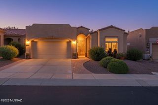 656 W Shadow Wood Street, Green Valley, AZ 85614