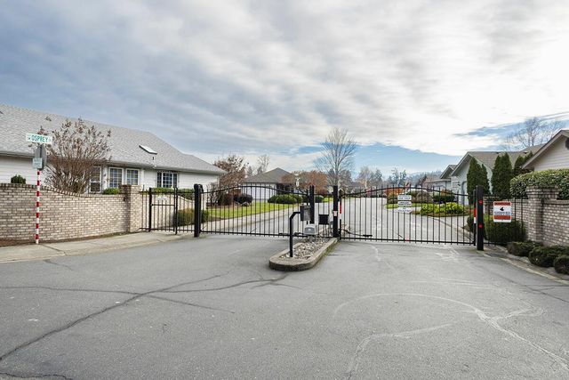 2206 Egret Court, Grants Pass, OR 97526