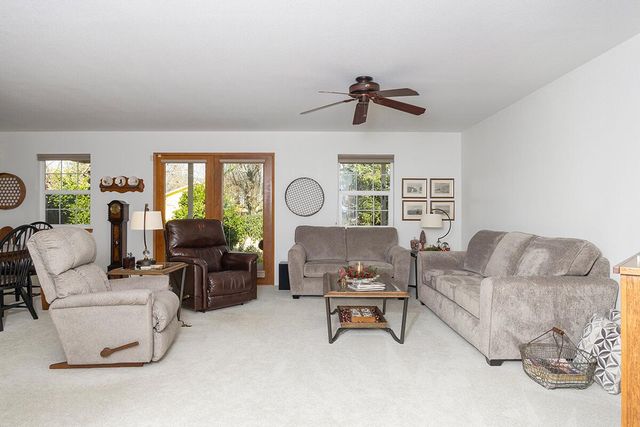 2206 Egret Court, Grants Pass, OR 97526