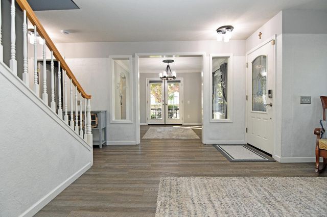 326 W Springer Dr, Turlock, CA 95382