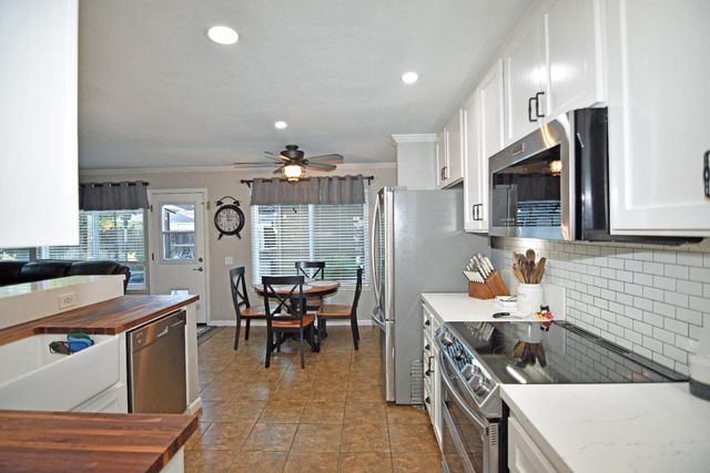 326 W Springer Dr, Turlock, CA 95382