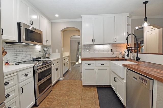 326 W Springer Dr, Turlock, CA 95382