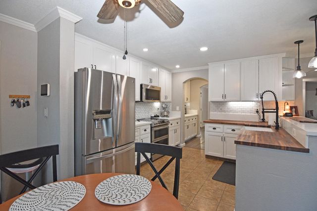 326 W Springer Dr, Turlock, CA 95382