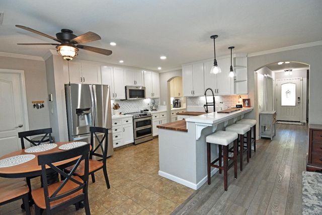 326 W Springer Dr, Turlock, CA 95382