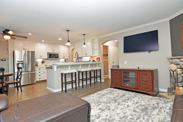 326 W Springer Dr, Turlock, CA 95382