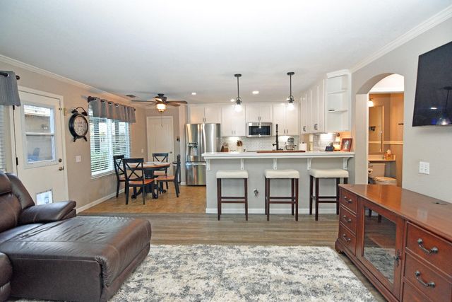 326 W Springer Dr, Turlock, CA 95382