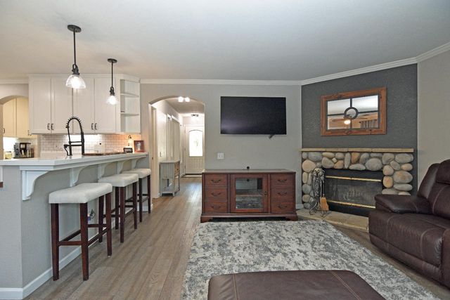 326 W Springer Dr, Turlock, CA 95382