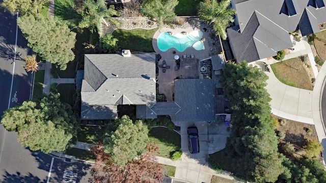 326 W Springer Dr, Turlock, CA 95382