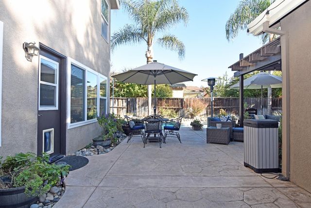 326 W Springer Dr, Turlock, CA 95382