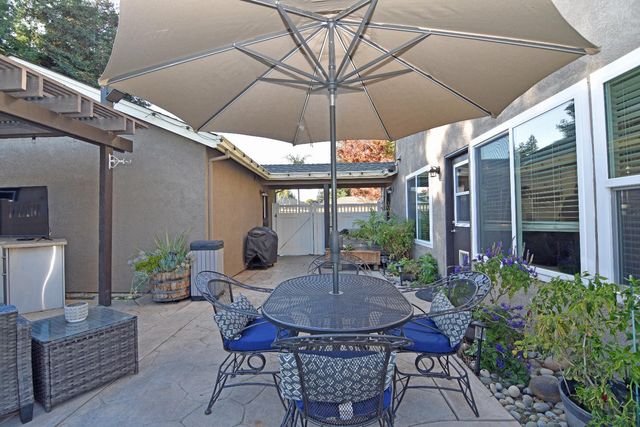 326 W Springer Dr, Turlock, CA 95382