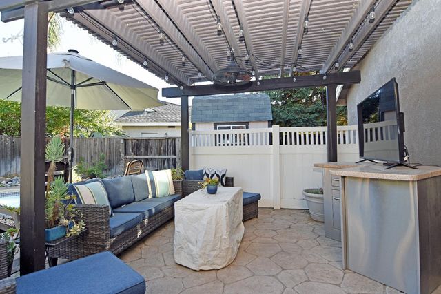 326 W Springer Dr, Turlock, CA 95382