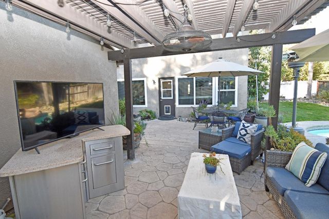 326 W Springer Dr, Turlock, CA 95382