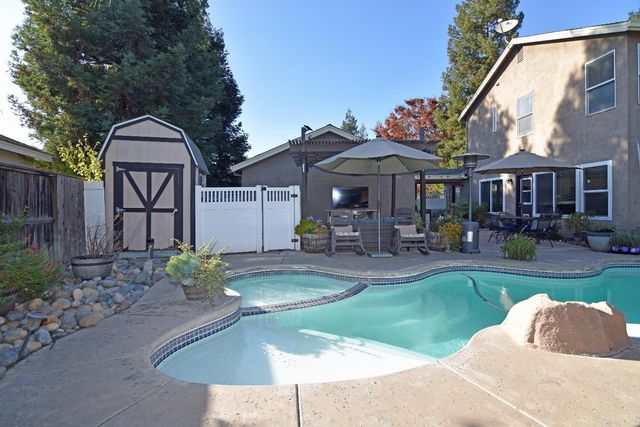 326 W Springer Dr, Turlock, CA 95382