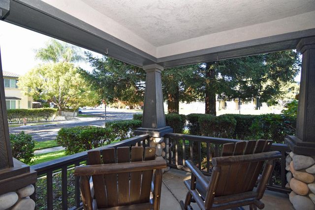 326 W Springer Dr, Turlock, CA 95382