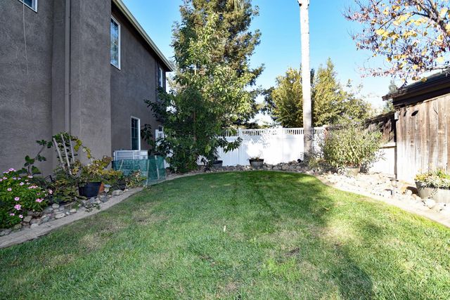 326 W Springer Dr, Turlock, CA 95382