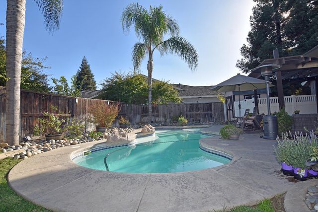 326 W Springer Dr, Turlock, CA 95382