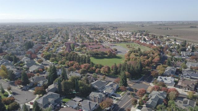 326 W Springer Dr, Turlock, CA 95382