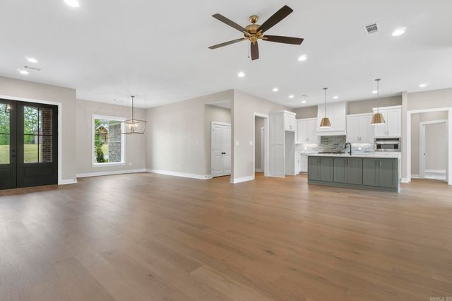 208 Middleton Place, Benton, AR 72019